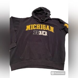 Men’s Large University of Michigan Hoodie